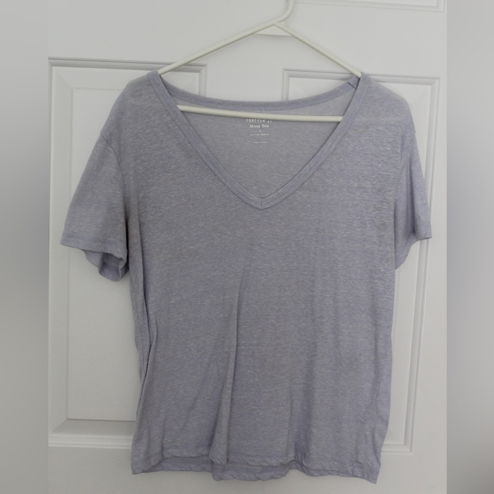 Forever 21 T Shirt